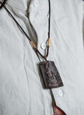 黑油老料文莱沉香雕刻荷花吊坠女