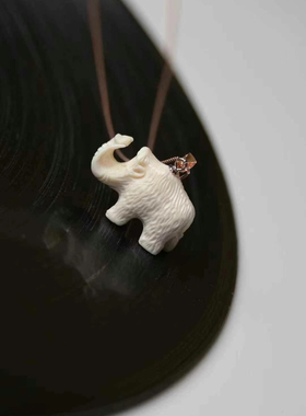 猛犸象牙雕吉象吊坠国潮复古小众手把件搭配925银镀金项链礼盒