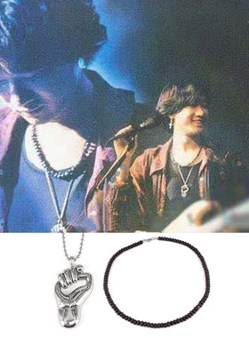 黄家驹同款火山石拳头项链纪念品