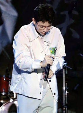 胡夏球鞋湿巾小夹子弹簧锆石项链