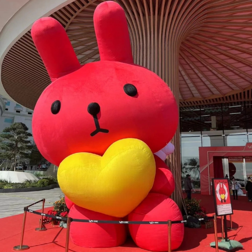 充气毛绒卡通气模大型长毛怪兽网红吉祥物装饰草莓熊商场美陈兔子 - 图2