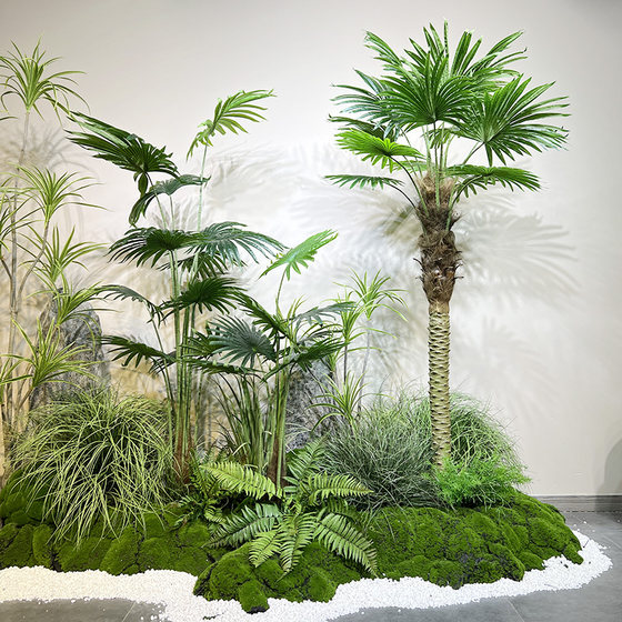 Palm leaf floor plant