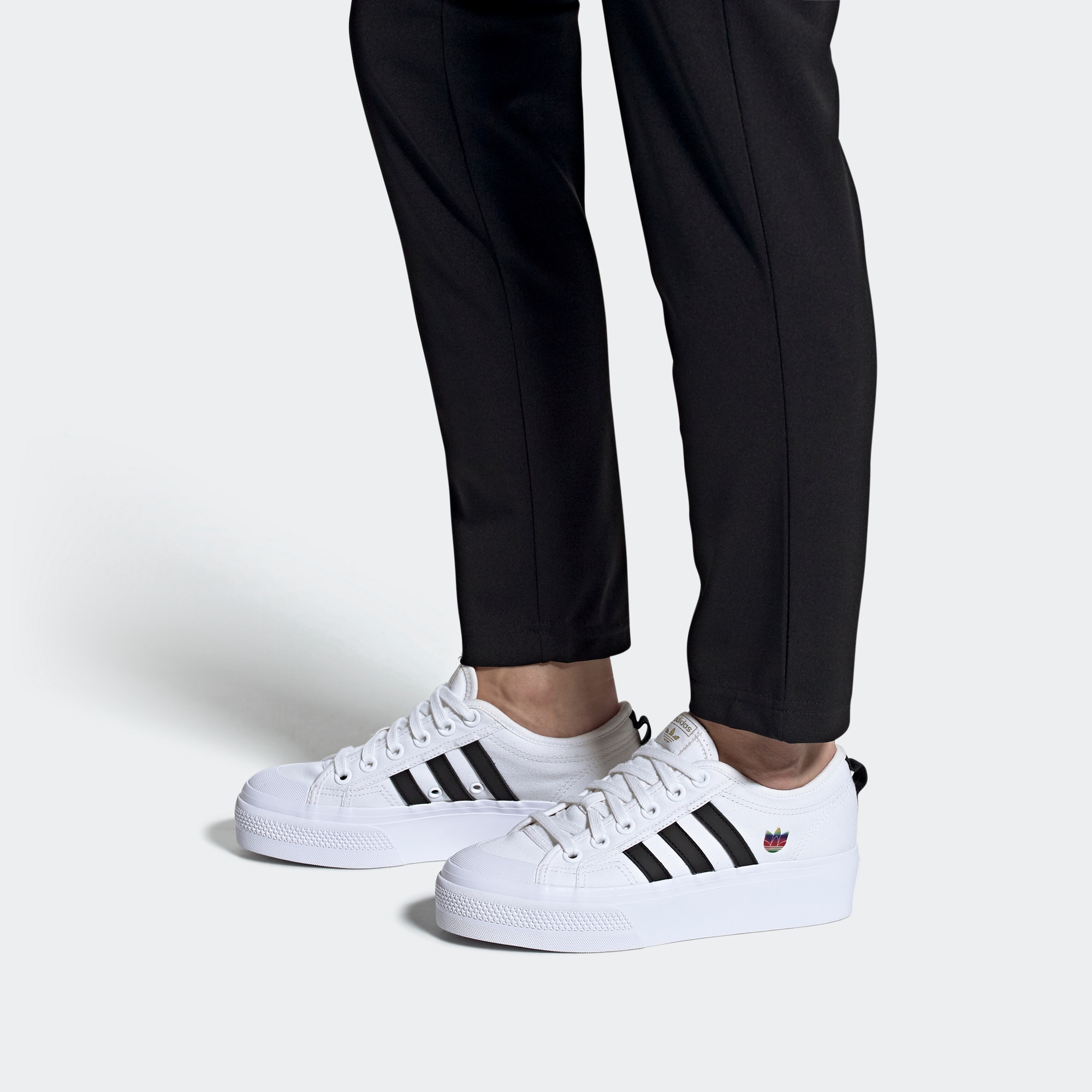 Adidas 女鞋 三叶草 新款logo款Nizza增高厚底帆布小白板鞋FX8538