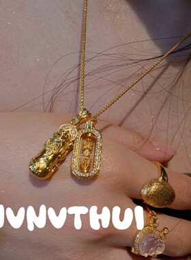 黄卿然推荐八 岁岁有金铲点钻发发吊坠项链 新中式貔貅花窗毛衣链