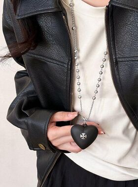 黑色爱心珍珠星球项链女甜酷土星吊坠毛衣链轻奢高级感卫衣配饰