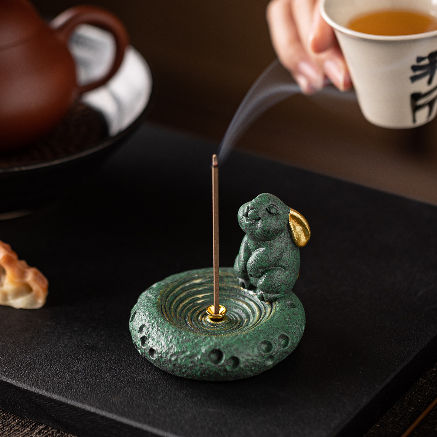 国潮生肖兔子线香插茶宠桌面摆件中式月球兔香薰炉香托香座点香器,淘宝优惠券,粉丝福利购,淘宝优惠卷