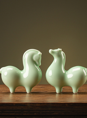 陶瓷茶宠摆件复古客厅茶桌绿马