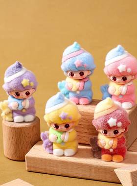 跨境萌粒可爱植绒小男孩抱抱枕桌面装饰小摆件夜市摆摊小商品