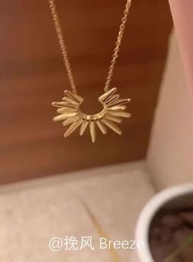 「熠熠生辉」复古金色太阳花吊坠项链冷淡风秋冬精致高级感锁骨链