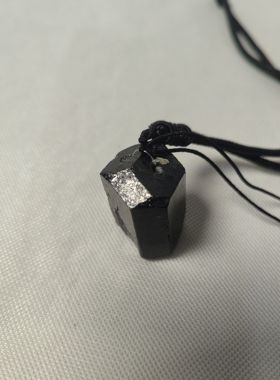 天然黑碧玺晶柱挂件吊坠 托玛琳没打胶加工 纯原石矿标毛衣链实物