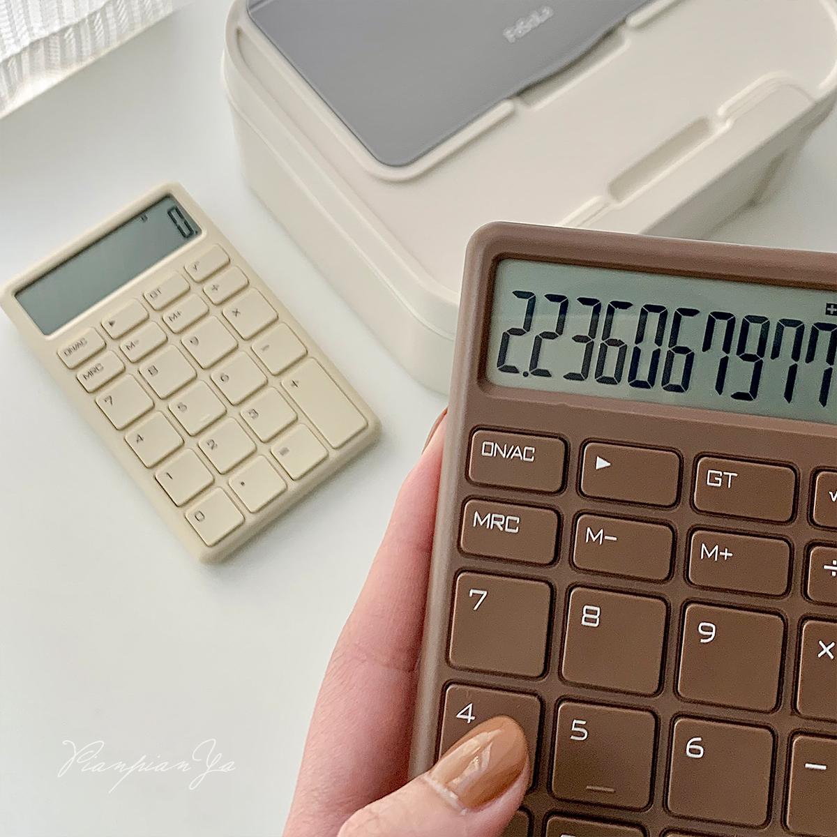 巧克力莫兰迪色小型计算器12位高颜值简约便携办公室计算机财务 - 图3