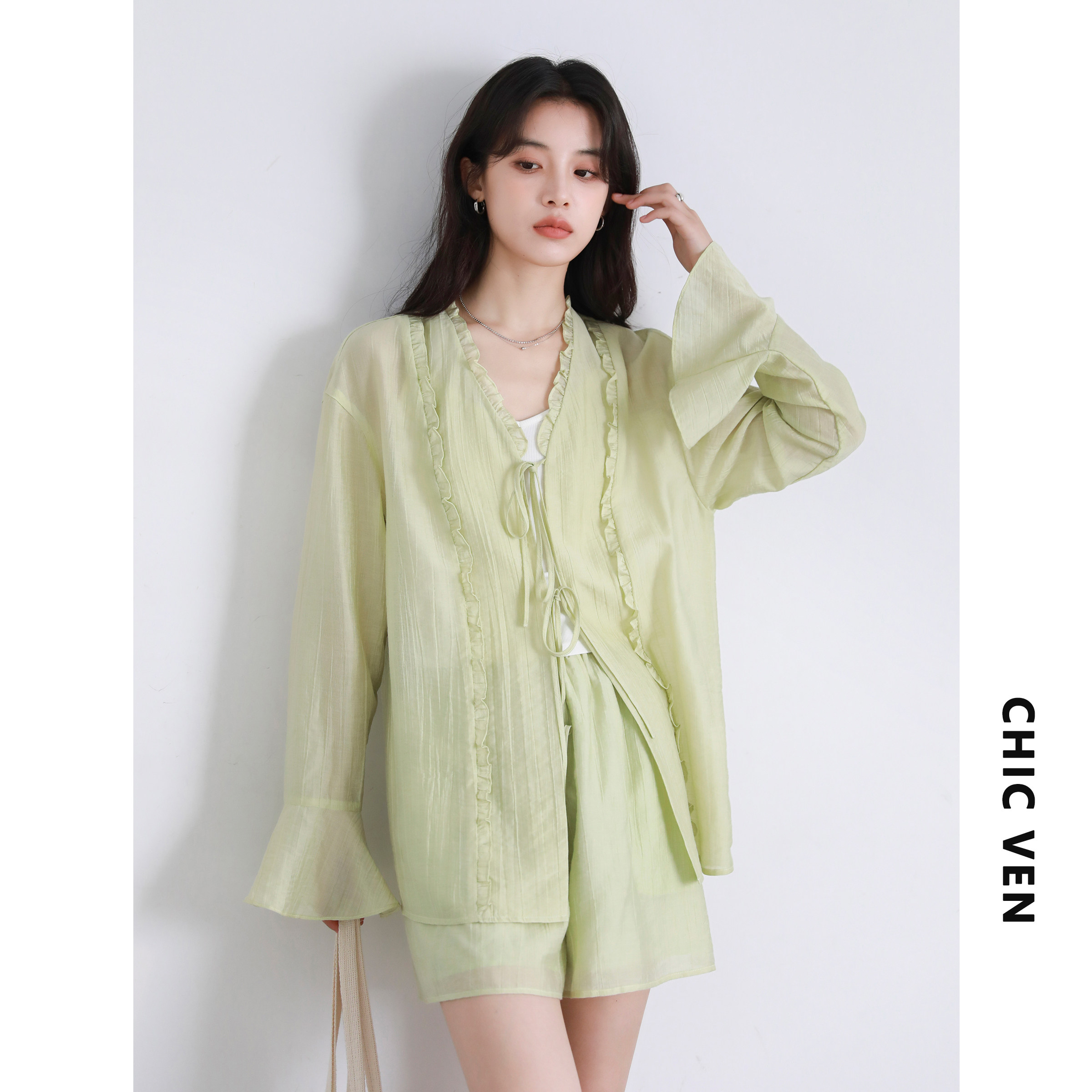 CV大码女装 夏季新款肌理感天丝荷叶边系带衬衫小A短裤套装女胖mm,淘宝优惠券,粉丝福利购,淘宝优惠卷