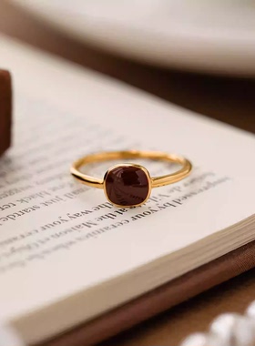 高品质安可拉酒红戒指不掉色