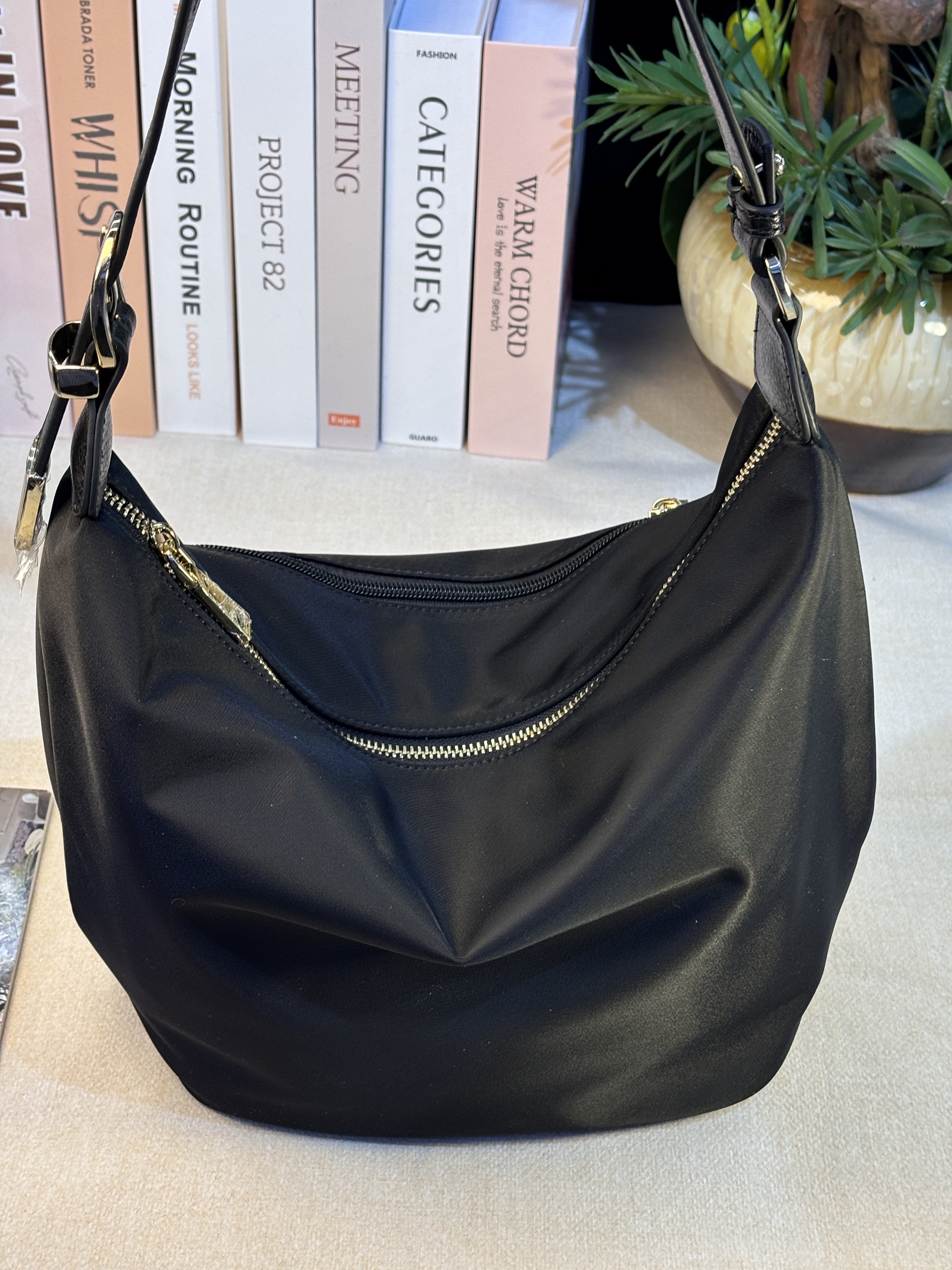 新品时尚尼龙布艺女包单肩腋下斜挎百搭轻便款通勤韩系极简拉链包,淘宝优惠券,粉丝福利购,淘宝优惠卷