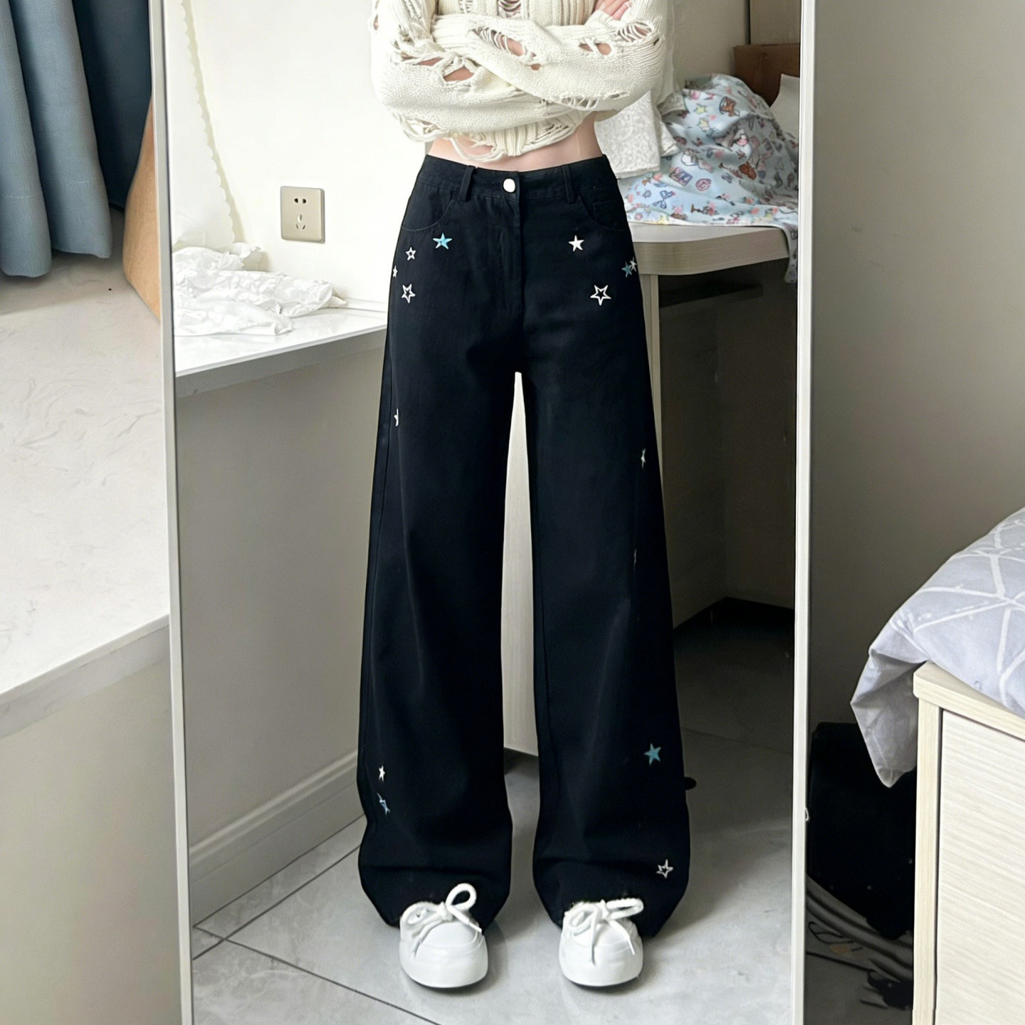 特大码女装胖mm黑色星星刺绣阔腿牛仔裤女高腰显瘦设计感直筒裤子,淘宝优惠券,粉丝福利购,淘宝优惠卷