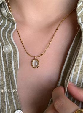 ZIZHI STUDIO彩色猫眼石钛钢项链女法式高级感圆牌锁骨链吊坠女