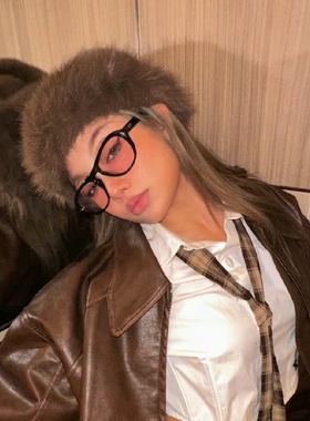 美拉德气质椭圆形辣妹粉色墨镜女