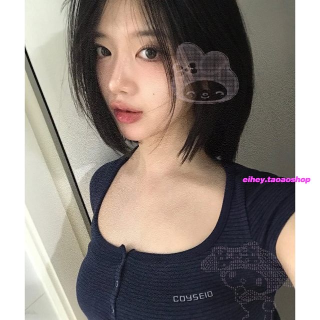 Eihey Ning Yizhuo ແບບດຽວກັນອາເມລິກາ slim ຮ້ອນສາວເສື້ອທີເຊີດແຂນສັ້ນ retro U-neck ງ່າຍດາຍ versatile top ສໍາລັບແມ່ຍິງ