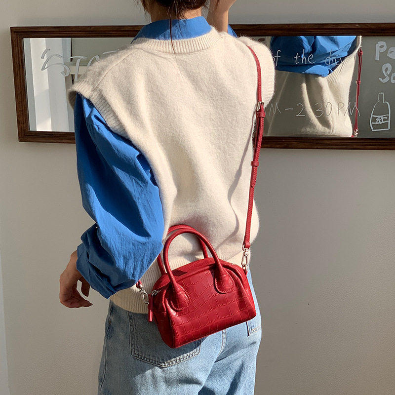 鳄鱼纹牛皮保龄球包2026新款时尚波士顿女包真皮贝壳包斜挎包小包,淘宝优惠券,粉丝福利购,淘宝优惠卷