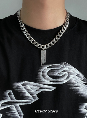 原创设计风钛钢不褪色字母锁骨链