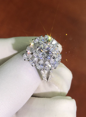 卓蝶珠宝群镶豪华风显大仿钻戒