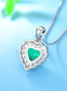 心形祖母绿吊坠轻奢仿钻石锁骨链
