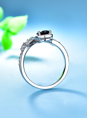 卓蝶珠宝皇冠款镶嵌仿蓝宝石戒指