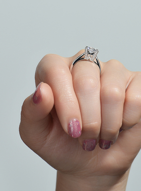 卓蝶正品1克拉莫桑石女hw过钻戒