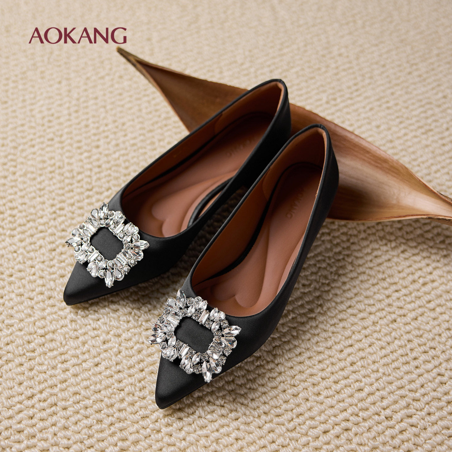 奥康 女鞋2025秋季新款水钻方扣蛋卷鞋软底尖头平底单鞋婚鞋女,淘宝优惠券,粉丝福利购,淘宝优惠卷