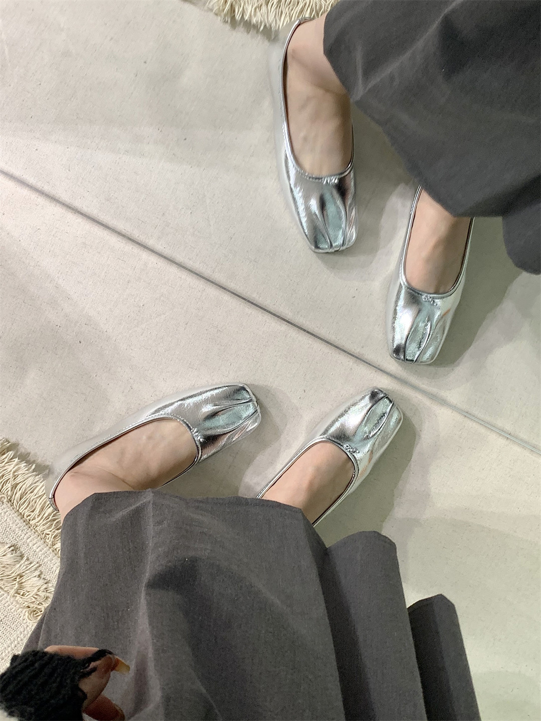 百搭款~ 平底银色气质单鞋女春季2024新款法式温柔浅口奶奶鞋瓢鞋