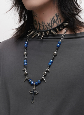 LOVEISWAR【忘蓝】原创设计朋克风铆钉十字小众串珠重工项链