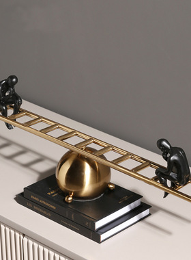 轻奢抽象几何思考者雕塑人物摆件平衡跷跷板客厅酒柜办公室装饰品