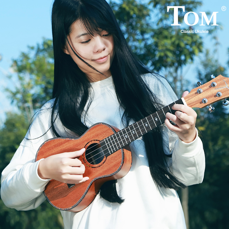 艺钛客乐器专营店TOM尤克里里初学者小吉他成人学生23寸ukulele乌克丽丽23寸TUC2000