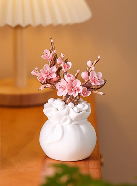 陶瓷袋袋有钱梅花手捏花新中式家居伴手礼客厅电视柜博古架瓷摆件