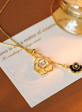 轻奢黑白山茶花珍珠吊坠项链高级感温柔锁骨链小众气质百搭颈链潮