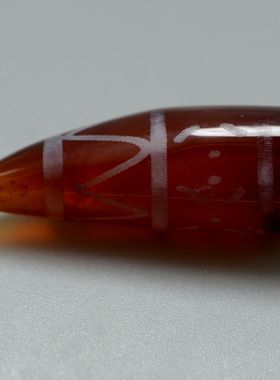 牙形蚀纹老酒红玛瑙吊坠老珠子项饰老红玉髓挂坠古珠挂件颈饰放漏