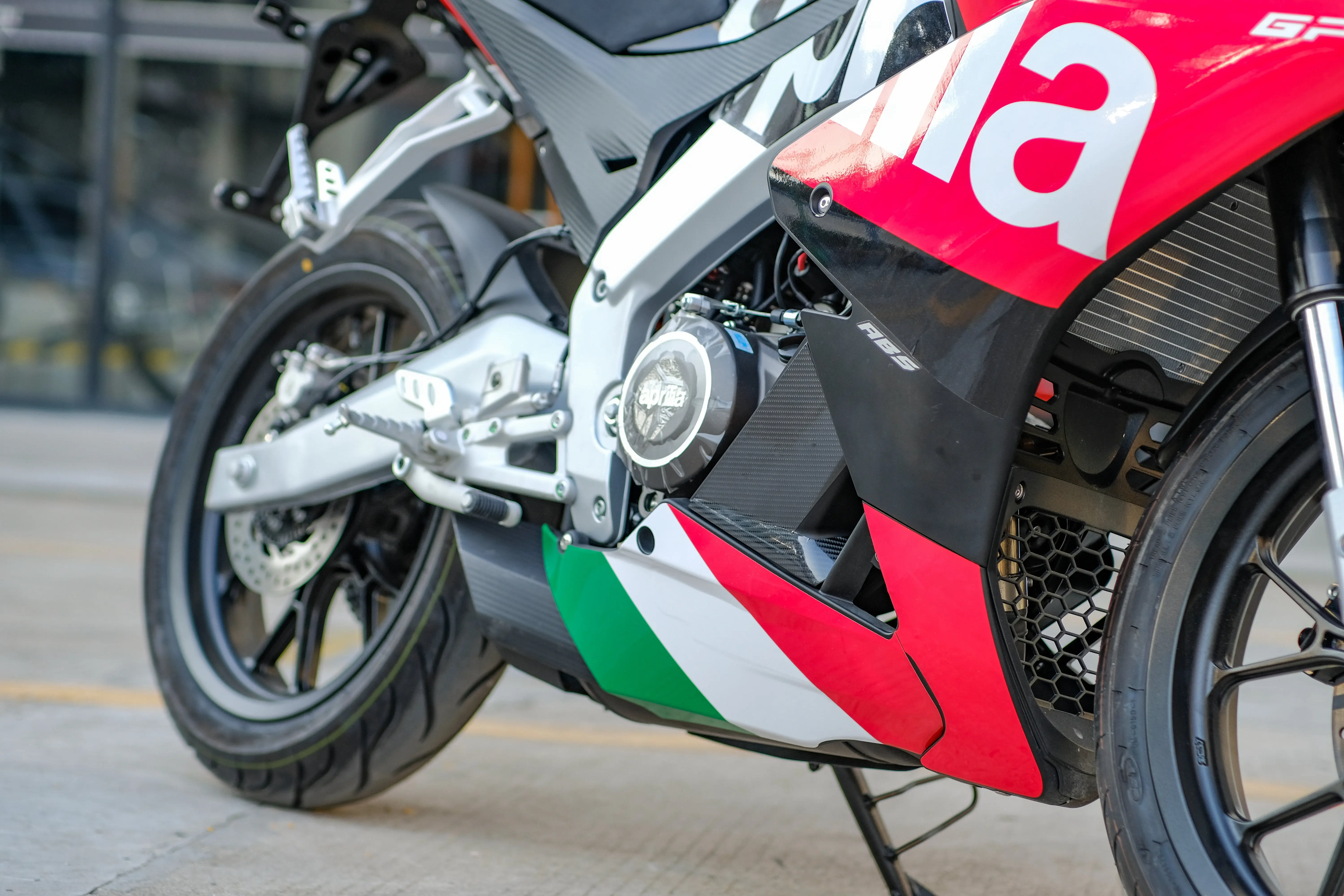Подходит для Aprilia GPR250R 150R наклейка защиты кузова полная наклейка на автомобиль, рисунок цветок наклейка пленка модификация
