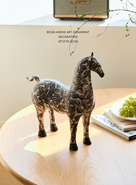 迷屿2026新款马到成功摆件创意高级感客厅办公室玄关开业艺术马