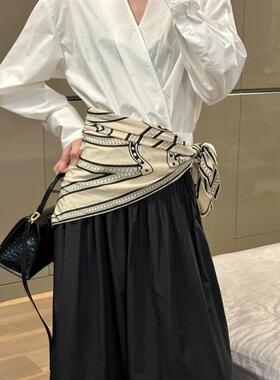 韩版老钱风丝巾女2025年新款夏季高级感小方巾叠穿屁帘搭配衬衫