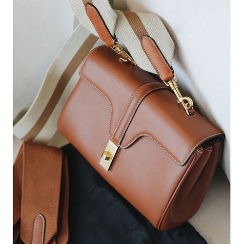 Сумка через плечо, бретели, вместительный и большой замок, из натуральной кожи, коллекция 2022