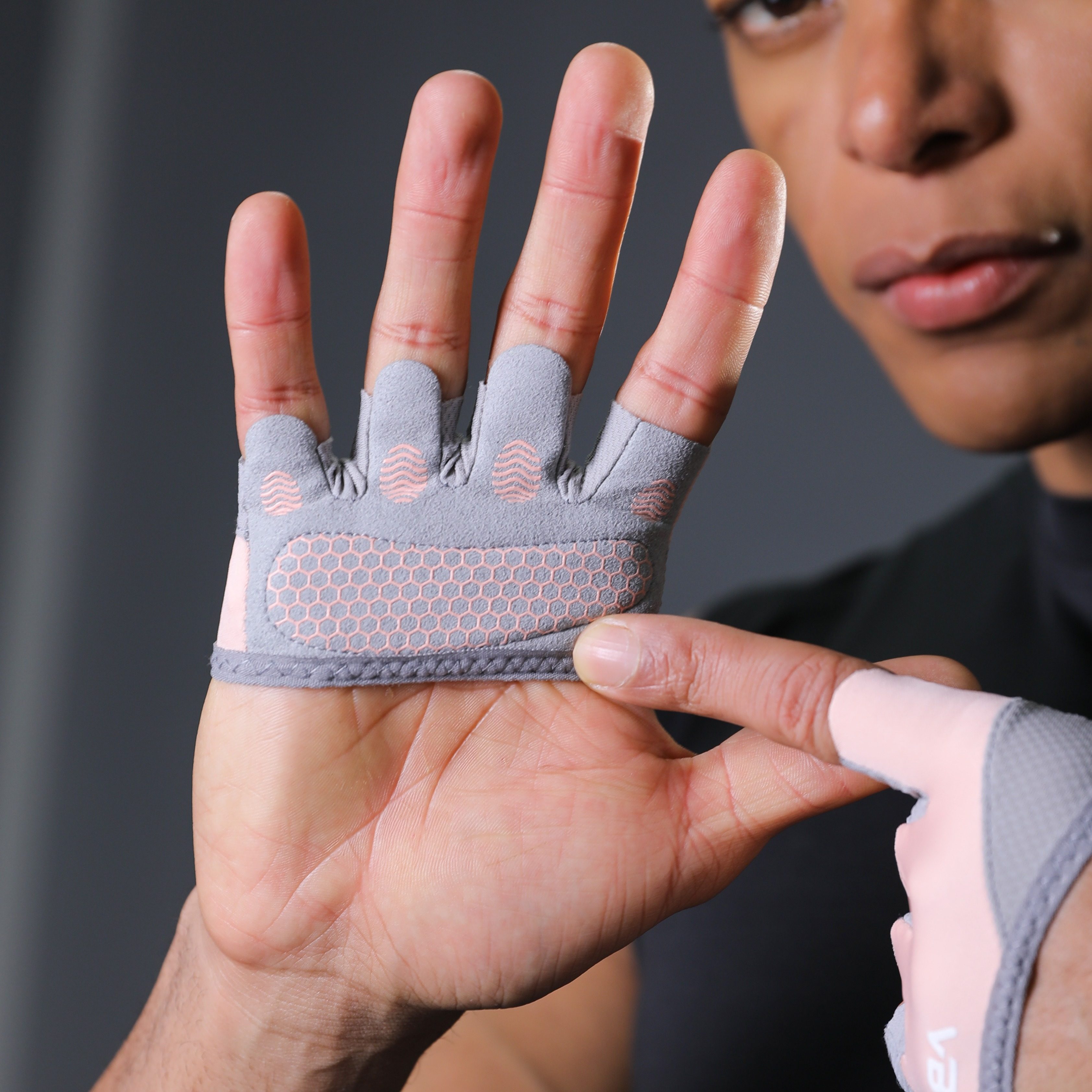 运动健身手套骑行训练男单杠引体向上专用护掌女士四指防滑防起茧,淘宝优惠券,粉丝福利购,淘宝优惠卷