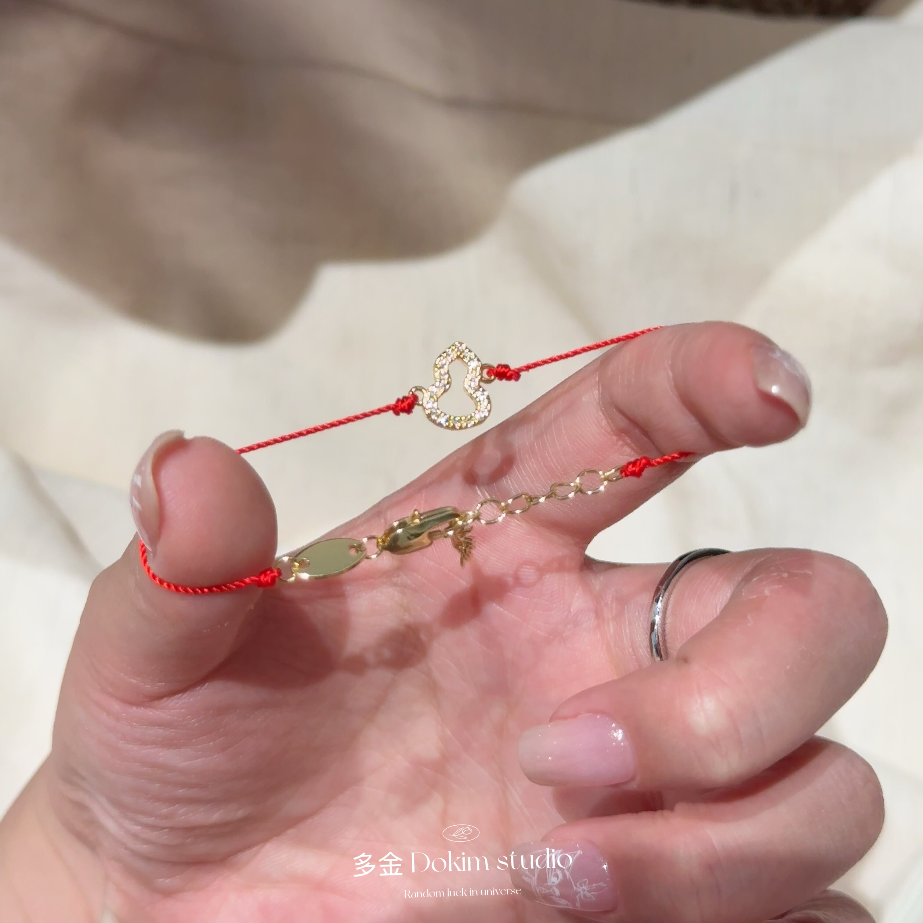 超显白！新年红绳手链满钻小葫芦小红绳本命年手链小众叠戴首饰,淘宝优惠券,粉丝福利购,淘宝优惠卷