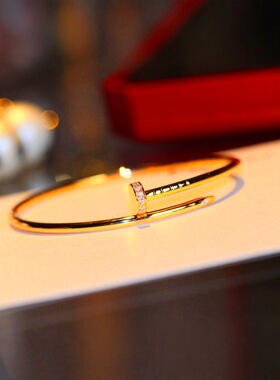 爆款v金感经典钉子头尾带钻手镯女款玫瑰金轻奢时尚百搭潮流