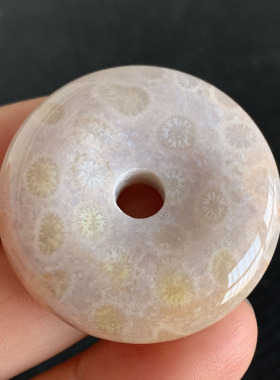 天然珊瑚玉吊坠平安扣