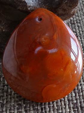 千蕊天然南红玛瑙吊坠