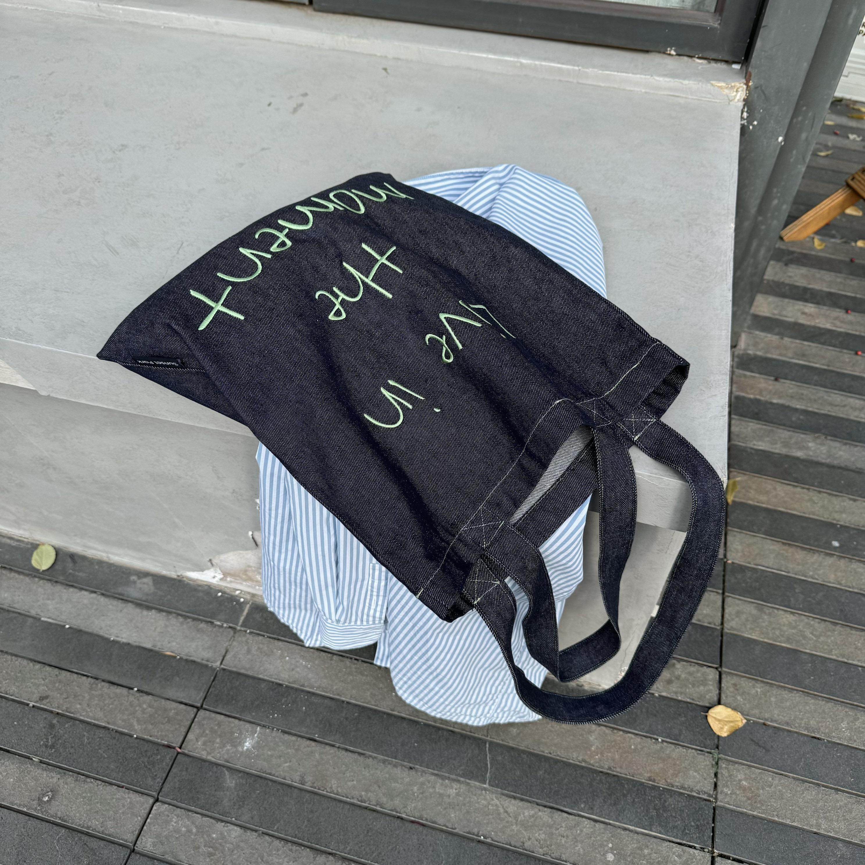 SunsetPark「活在当下」原创英文撞色刺绣彩色牛仔百搭单肩帆布包,淘宝优惠券,粉丝福利购,淘宝优惠卷