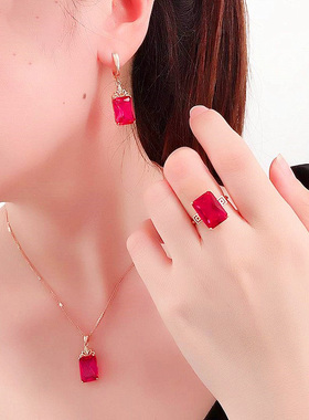 俄罗斯585紫金镀18K玫瑰金镶嵌豪华方形红宝石开口可调节女款戒指