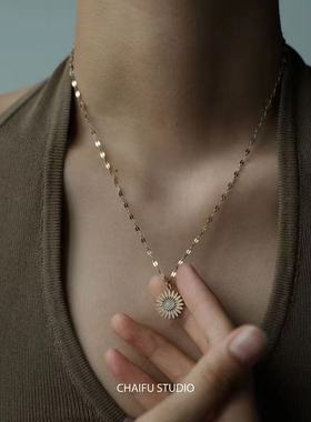 2025新款项链女款爆款高颜值文艺优雅叶子纹理太阳花绿色细链项链