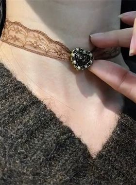 zoozmomo秋冬咖色系复古短款choker颈带女性感蕾丝脖链锁骨链颈链