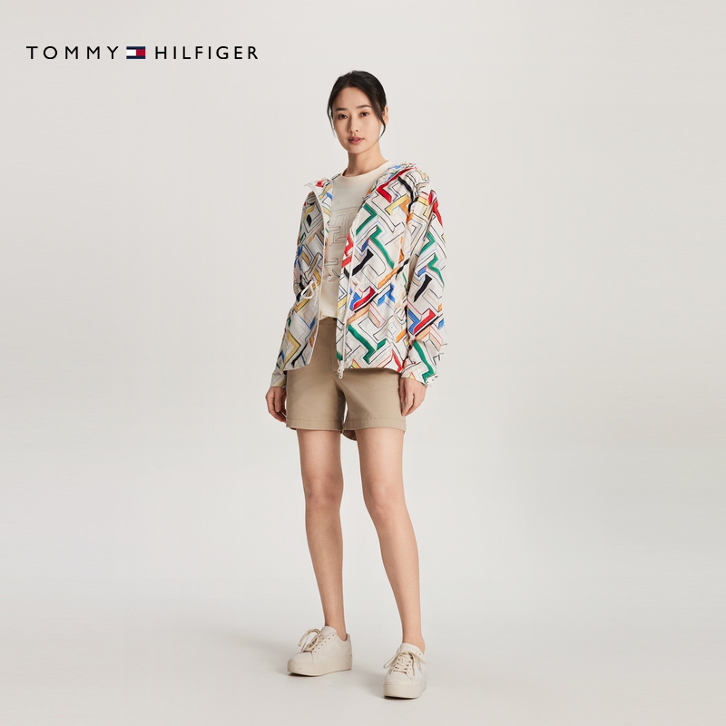 Tommy女装潮流休闲户外运动字母满印收腰宽松连帽夹克外套43322